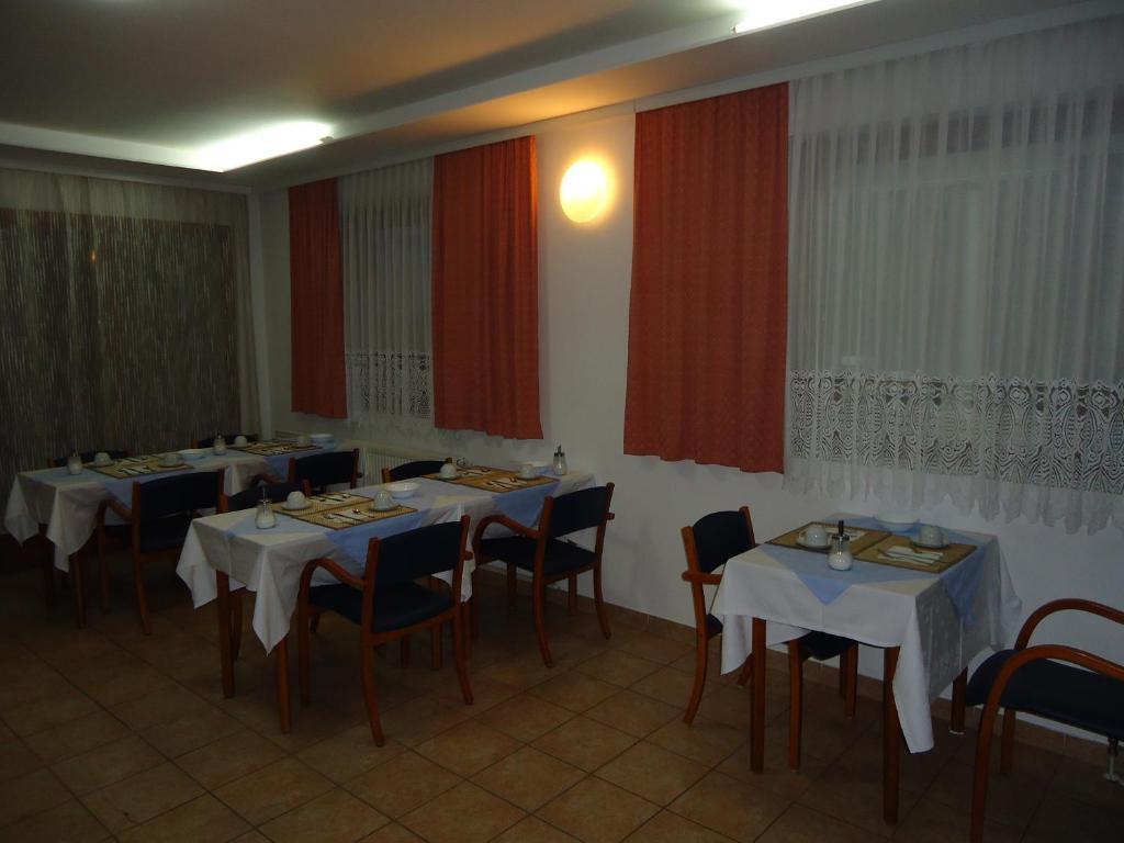 Pansion Antonio Bed and Breakfast Slavonski Brod Buitenkant foto