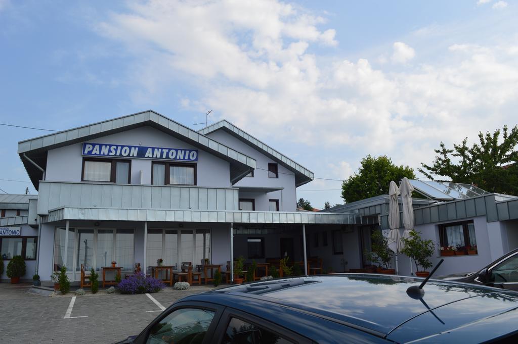 Pansion Antonio Bed and Breakfast Slavonski Brod Buitenkant foto