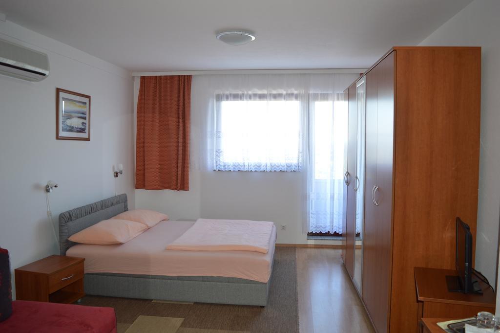 Pansion Antonio Bed and Breakfast Slavonski Brod Buitenkant foto