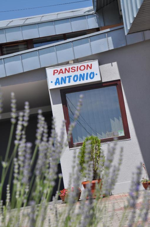 Pansion Antonio Bed and Breakfast Slavonski Brod Buitenkant foto