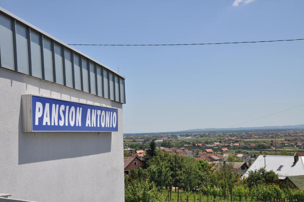 Pansion Antonio Bed and Breakfast Slavonski Brod Buitenkant foto