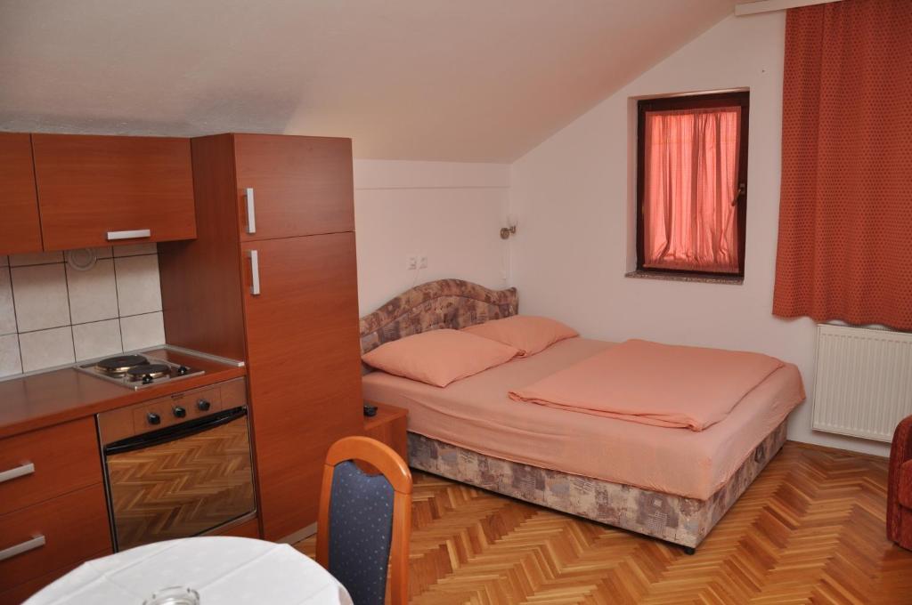 Pansion Antonio Bed and Breakfast Slavonski Brod Buitenkant foto