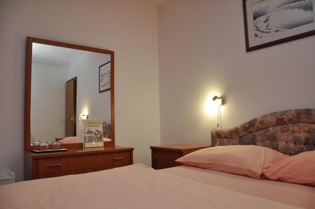 Pansion Antonio Bed and Breakfast Slavonski Brod Buitenkant foto